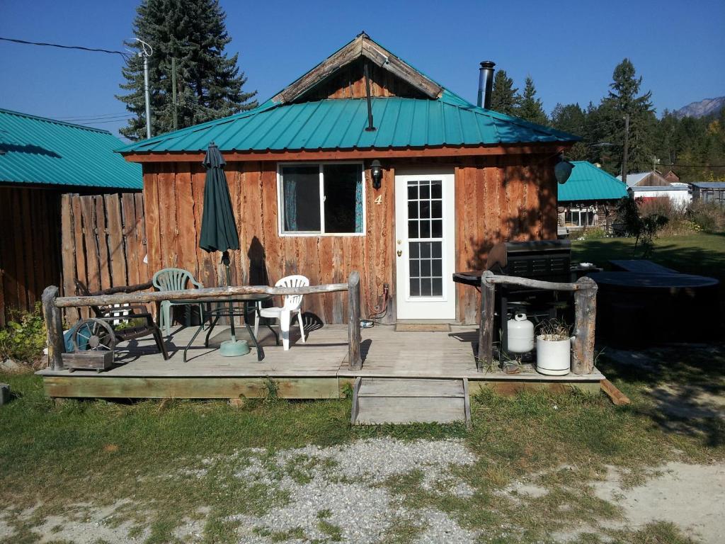 Steamboat Mountain Chalets Otel Spillimacheen Oda fotoğraf