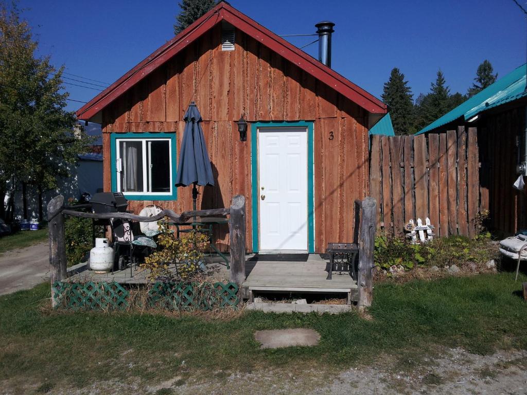 Steamboat Mountain Chalets Otel Spillimacheen Oda fotoğraf