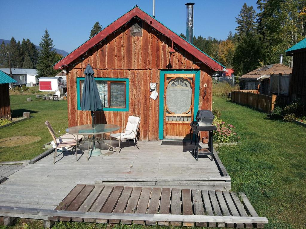 Steamboat Mountain Chalets Otel Spillimacheen Oda fotoğraf