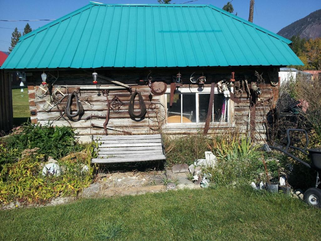 Steamboat Mountain Chalets Otel Spillimacheen Dış mekan fotoğraf