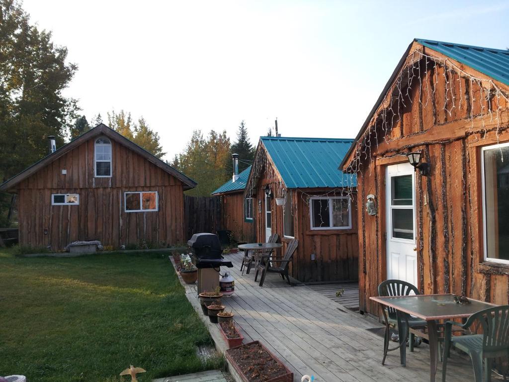 Steamboat Mountain Chalets Otel Spillimacheen Dış mekan fotoğraf